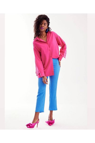 BEBE PLUS Baby Women's Oversize Shirt with Scallop Detail on the Back