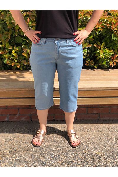BAKTAGÖR Ice Blue Denim Capri with Castle (Thin Summer Fabric)