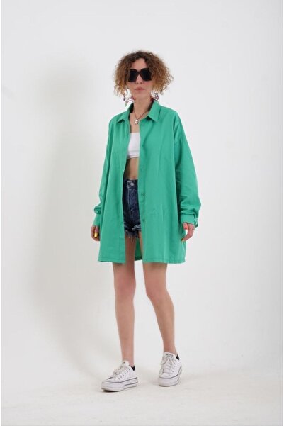 BEBE PLUS Baby Women's Oversize Shirt with Scallop Detail on the Back