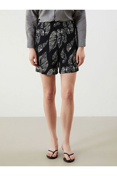 LC Waikiki Floral Women's Shorts with Elastic Waist