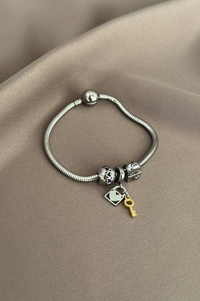 laria jewelry Bracelet with Lock Key Charm