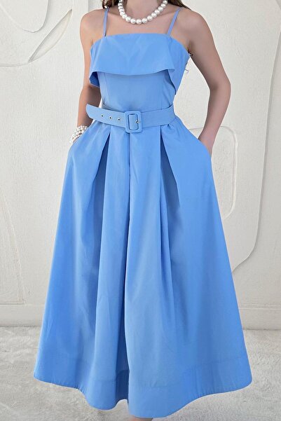 Elbee Fashion Woman Синя сукня з поясом і бретелями