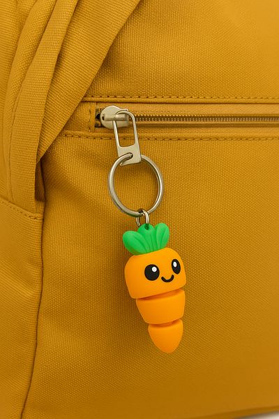 edoy Cute Carrot Keychain – Fun and Durable Accessory for Bag Zipper
