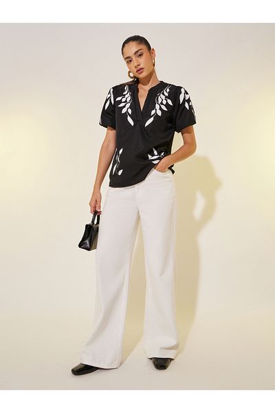 Styli Graphic Print Puff Sleeves Blouse