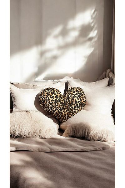 happyteks boutique Μαξιλάρι καρδιάς λεοπάρ