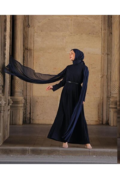 Butik PELERİNLİ PİLİSELİ KREP ELBİSE