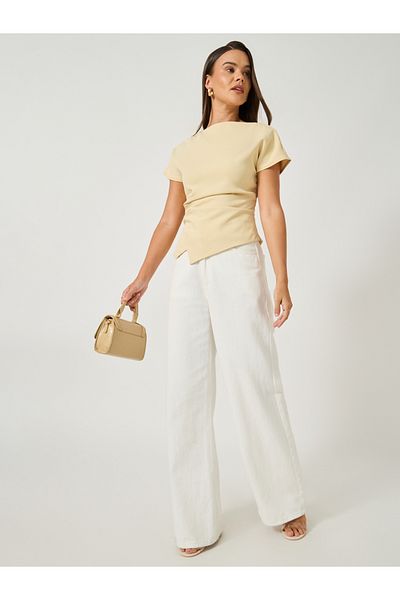 Styli Solid Pleated Asymmetric Hem Sleeveless Top