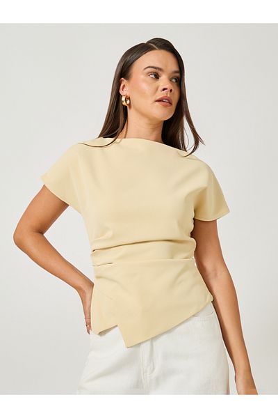 Styli Solid Pleated Asymmetric Hem Sleeveless Top