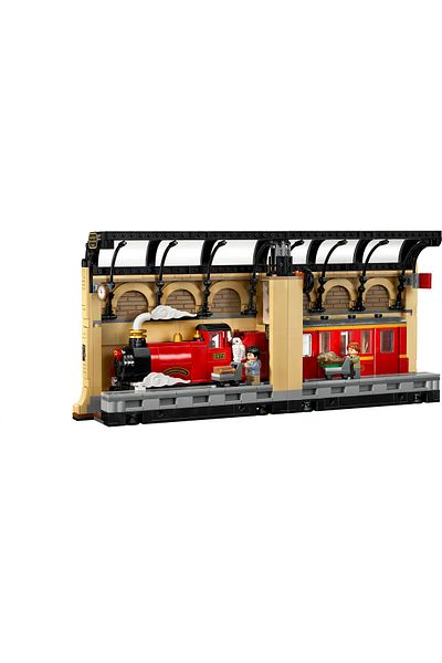 LEGO ®   Harry Potter ™   Bookcase Decor: Hogwarts ™   Express 76450 - 10+ Toy Construction Set (832 Pieces)
