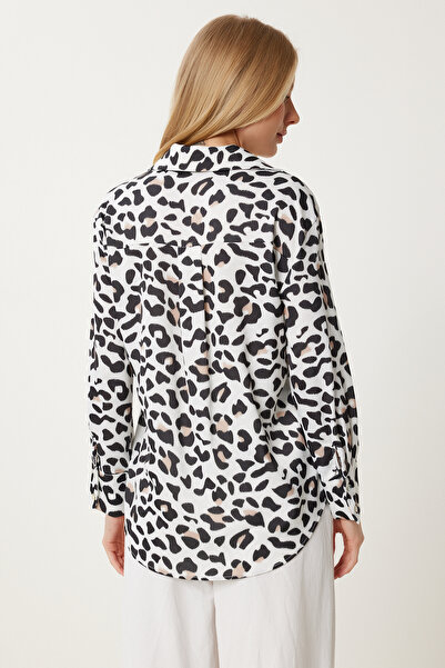 Happiness İstanbul Women's Ecru Black Leopard Patterned Satin Surface Stylish Shirt Gk00015