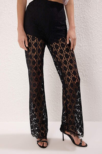 Trendyol Collection Tkané kalhoty Black Lace Flare Flare Leg TWOSS24PL00096