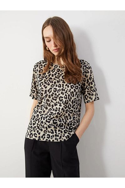 LC Waikiki Γυναικείο T-Shirt με λαιμόκοψη Leopard σχέδιο