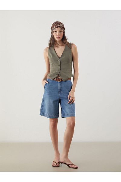 LC Waikiki Γυναικείο τζιν σορτς με ζώνη μέσης Standard Fit