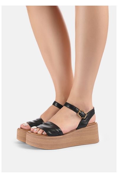 INUOVO Sandalen