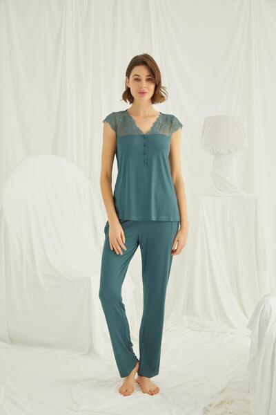 MONAMİSE Buttoned Pajama Set with Lace Collar and Shoulder Front
