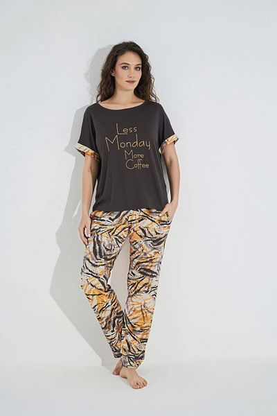 MONAMİSE Patterned Short Sleeve "Less Mondey More Coffee" Pajama Set