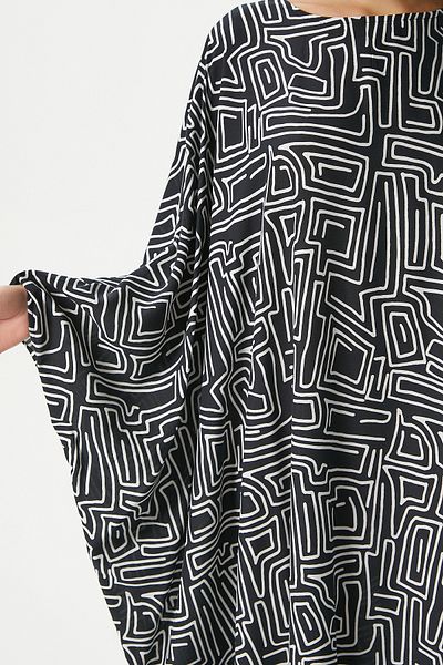 Ritnice Modest women's shape wide cut black white long summer dress