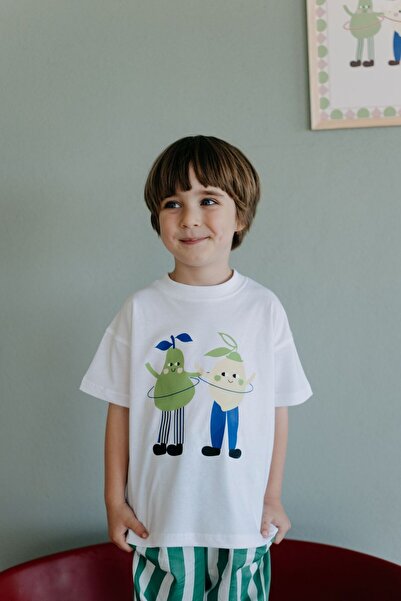 ilo and friends تيشيرت هولا هوب