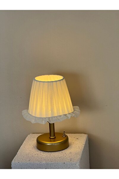 Maison Avf Osmanlı İpeği Fırfır İşlemeli Kablosuz Masa Lambası – Alt Eskitme Gold