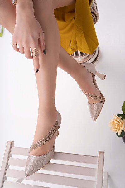 bulutmod حذاء نسائي ذهبي لامع BA04412 بثلاثة أحجار وجانب مفتوح بكعب 8 سم - 39