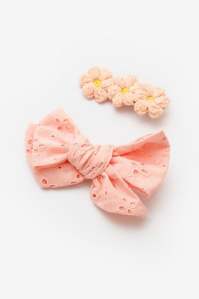 Le Mabelle Salmon Scallop Bow Knitted Flower 2-Piece Clip Buckle