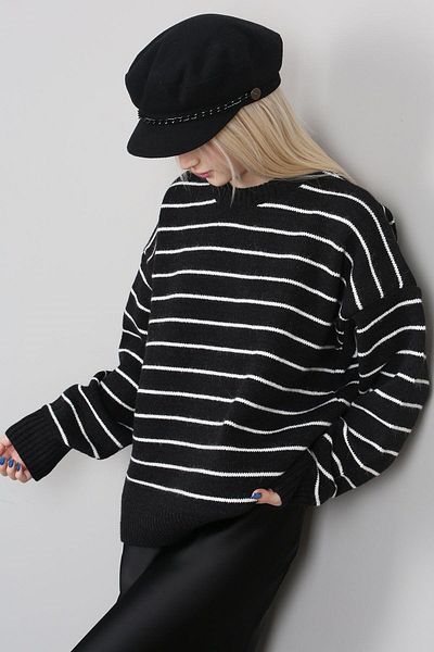 KURGAN TEKSTİL Women's Crew Neck Striped Oversize Knitwear Sweater