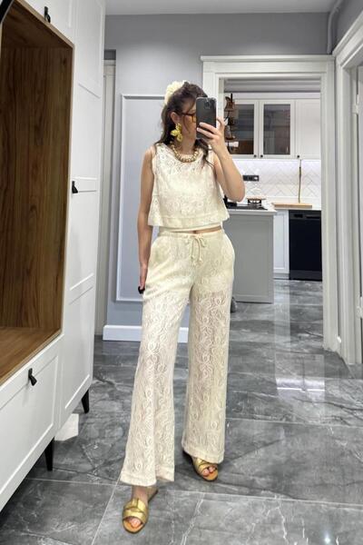 Banu Angay Kroşe Crop ve Şort Astarlı Pantolon Takım Natural