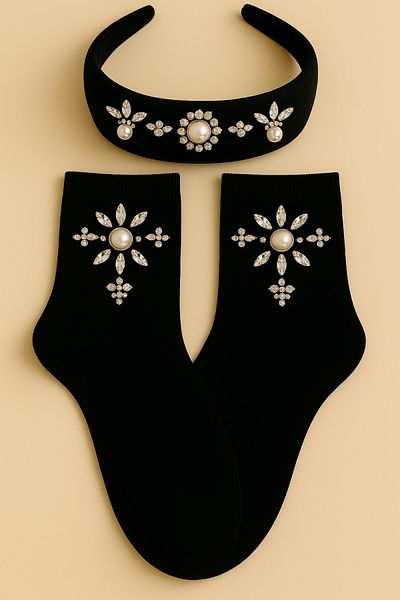 Özlem Two-Piece Suit Crown and Bamboo Socks Embroidered Suit