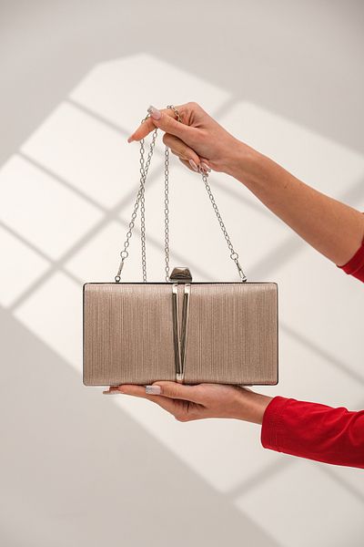 ROZA CANTA Γυναικείο βραδινό φόρεμα με χρυσό λέιζερ Clutch Portfolio βραδινή τσάντα