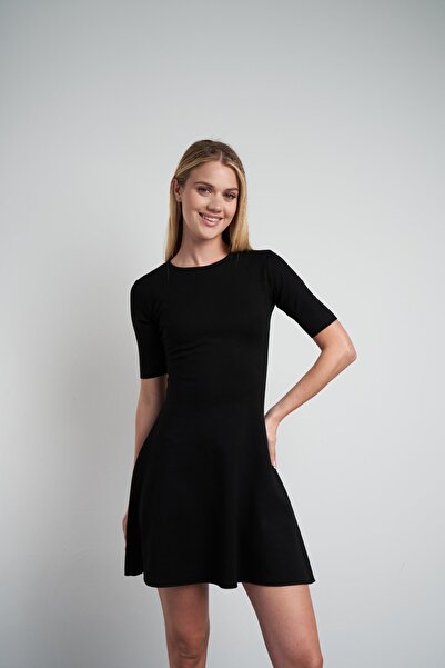 marsel aksesuar طاقم الرقبة قصيرة الأكمام فستان أسود