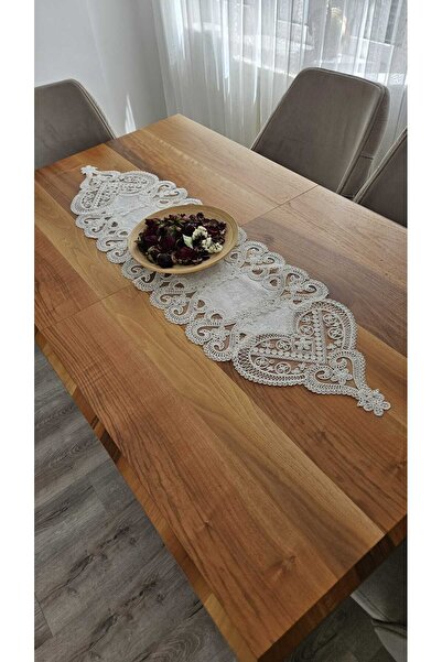 ZESA HOME Luxury French Lace Velvet Runner