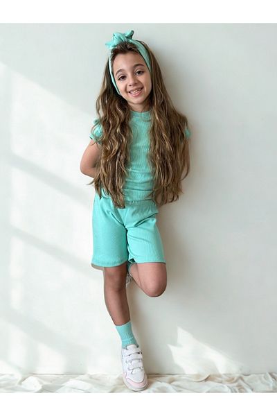 özge başaran Mint Girl's 4-Piece Set – Ruffled Shorts T-Shirt Socks Band Combination