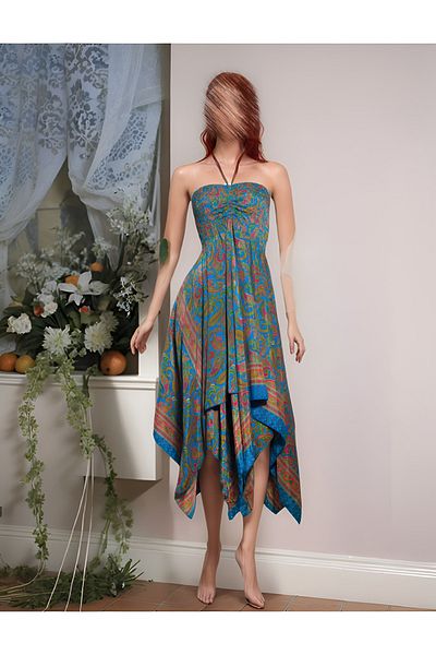 india Short dress with a layered triangle cut
