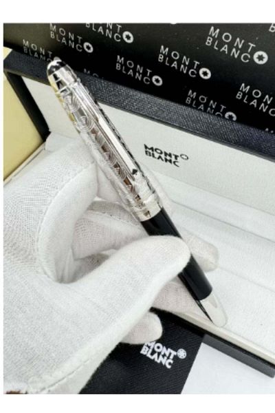 Mont Blanc Pen with Luxurious Design and Accessories