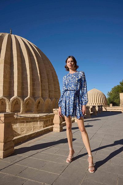 MONAMİSE Rochie din satin cu mâneci lungi cu model de frunze