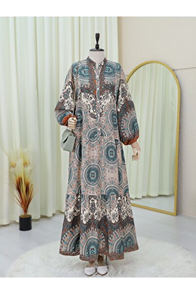 HİJABAYA فستان ذو ياقة عالية بنصف زر