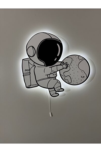 UViolets Dekoratif Ahşap Baskılı Doodle Çizimli Dünya Tutan Astronot Çocuk Odası Gece Lambası 32*32