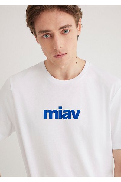 Mavi Miav εμπριμέ λευκό μπλουζάκι με κανονική εφαρμογή / κανονική κοπή 067153-620
