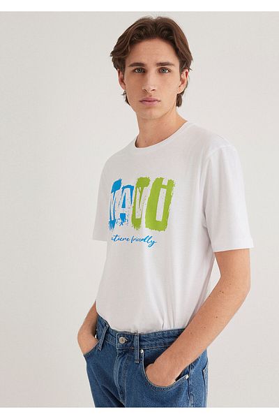 Mavi Weißes T-Shirt mit Logo-Print, reguläre Passform / normaler Schnitt 0610632-620