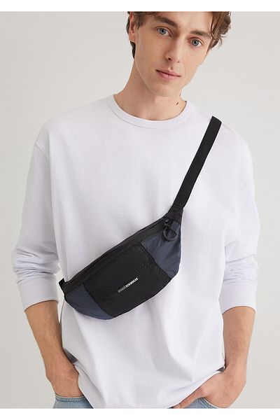 Mavi Schwarze Gürteltasche 0911846 -900