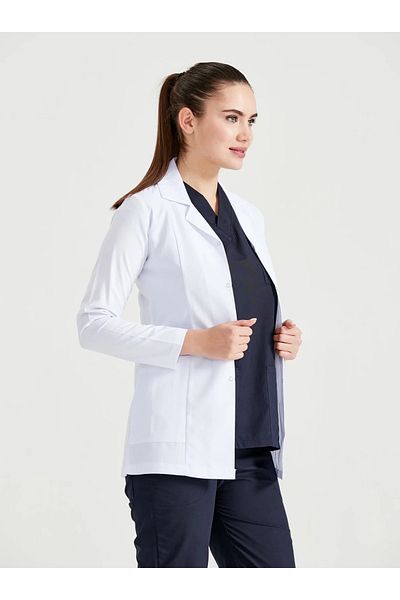 DEMOTEKS Halat de laborator alb scurt pentru femei - trei buzunare, mânecă lungă, guler cu rever