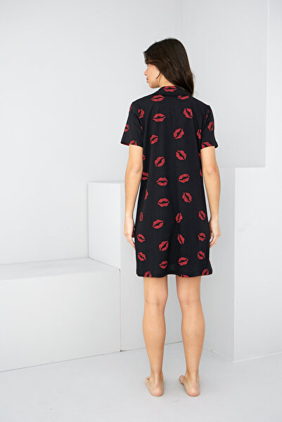 Siyah İnci siyah kırmızı dudak desenli Boydan Düğmeli Gömlek Yaka Gecelik Elbise 7830