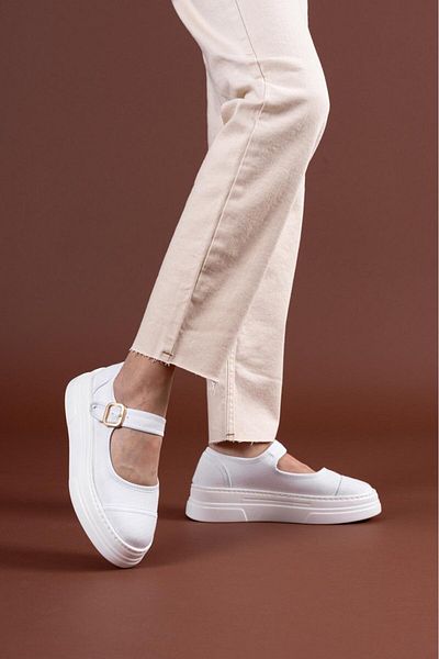 ElloLita Grown Orthopedic Linen Sneaker with Helmet
