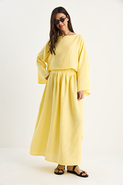 Bianco Lucci Women's Bat Sleeve Cropped Elastic Waist Slit Detail Skirted Muslin Suit 9280 60281002