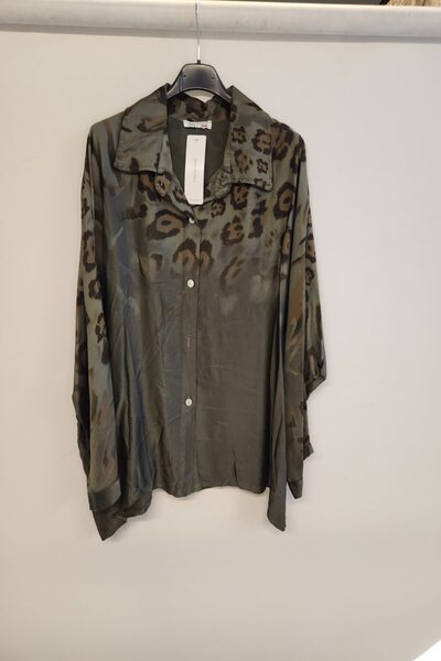 della moor Γυναικείο πουκάμισο από σατέν με χαμηλό μανίκι με ιταλικό σχέδιο λ...