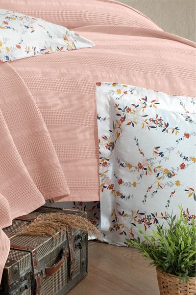 Vannes Home Vibrant Colorful Stylish Pique Set