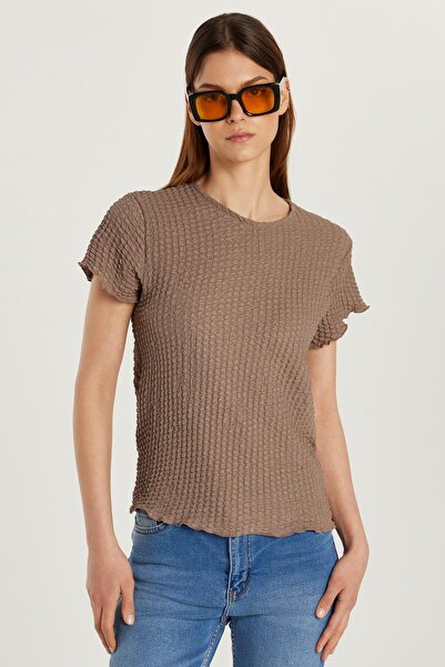 Tudors Γυναικείο T-shirt Slim Fit Slim Fit με κοντό μανίκι με λαιμόκοψη βιζόν