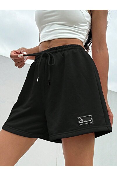 Tarzsokak Yazlık Bol Günlük Pembe Bağcıklı Bel Yama Detaylı Spor Şortu