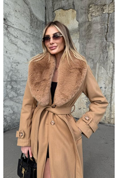 ByRanaBuyuk παλτό με γούνινο γιακά καμήλας