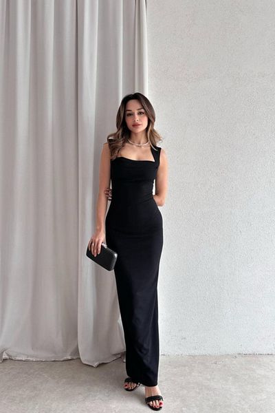 Aventien Rochie maxi neagră cu detaliu drapat